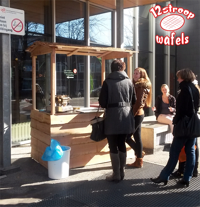 Heerlijke vers gebakken stroopwafels bij Hanzehogeschool in Groningen